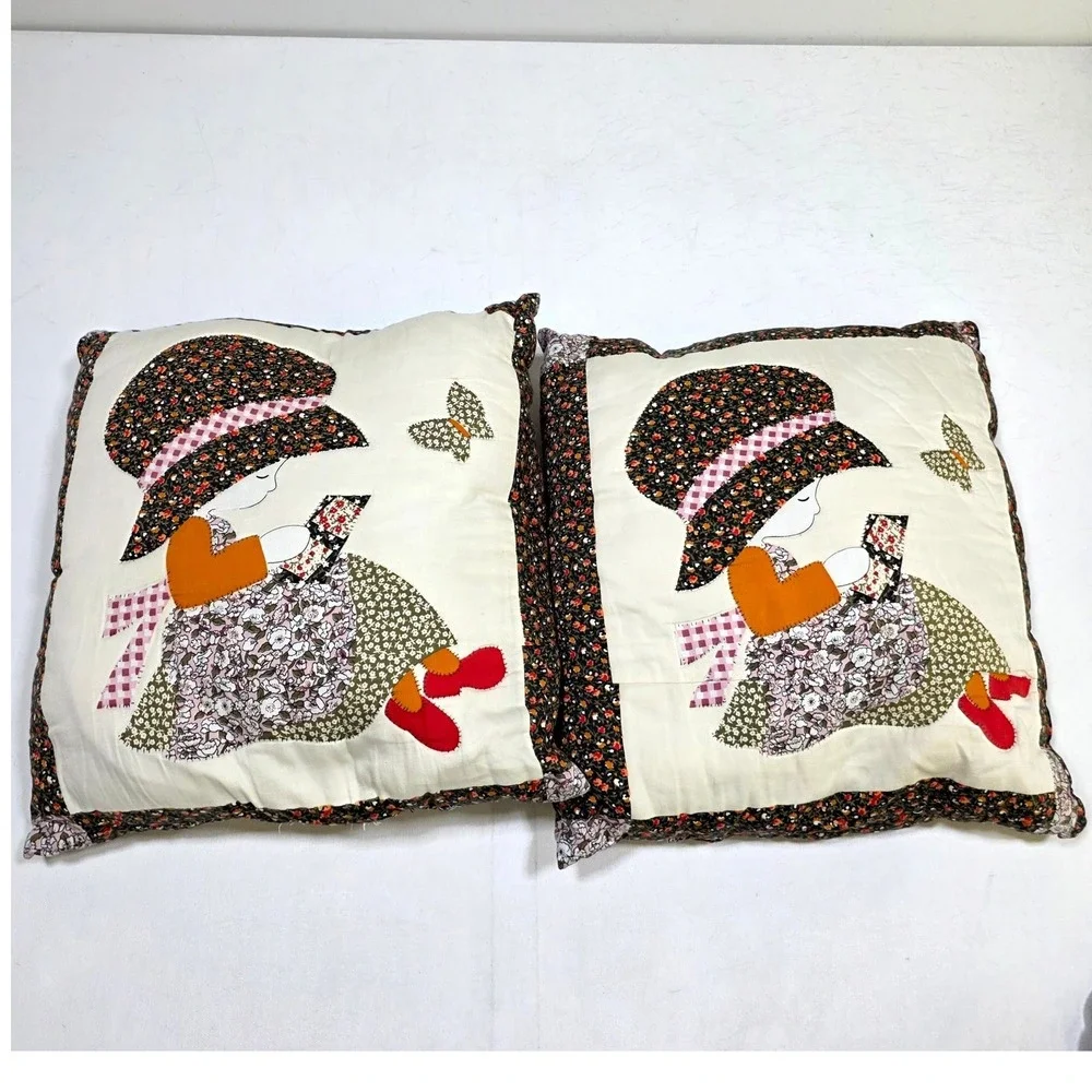 Throw Pillows Unisex 18x18 Multicolor Patchwork Applique Reading Girl